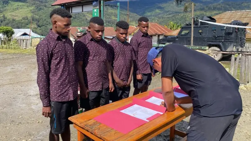 Empat Mantan Anggota OPM Berikrar Setia Kembali ke Pangkuan Ibu Pertiwi