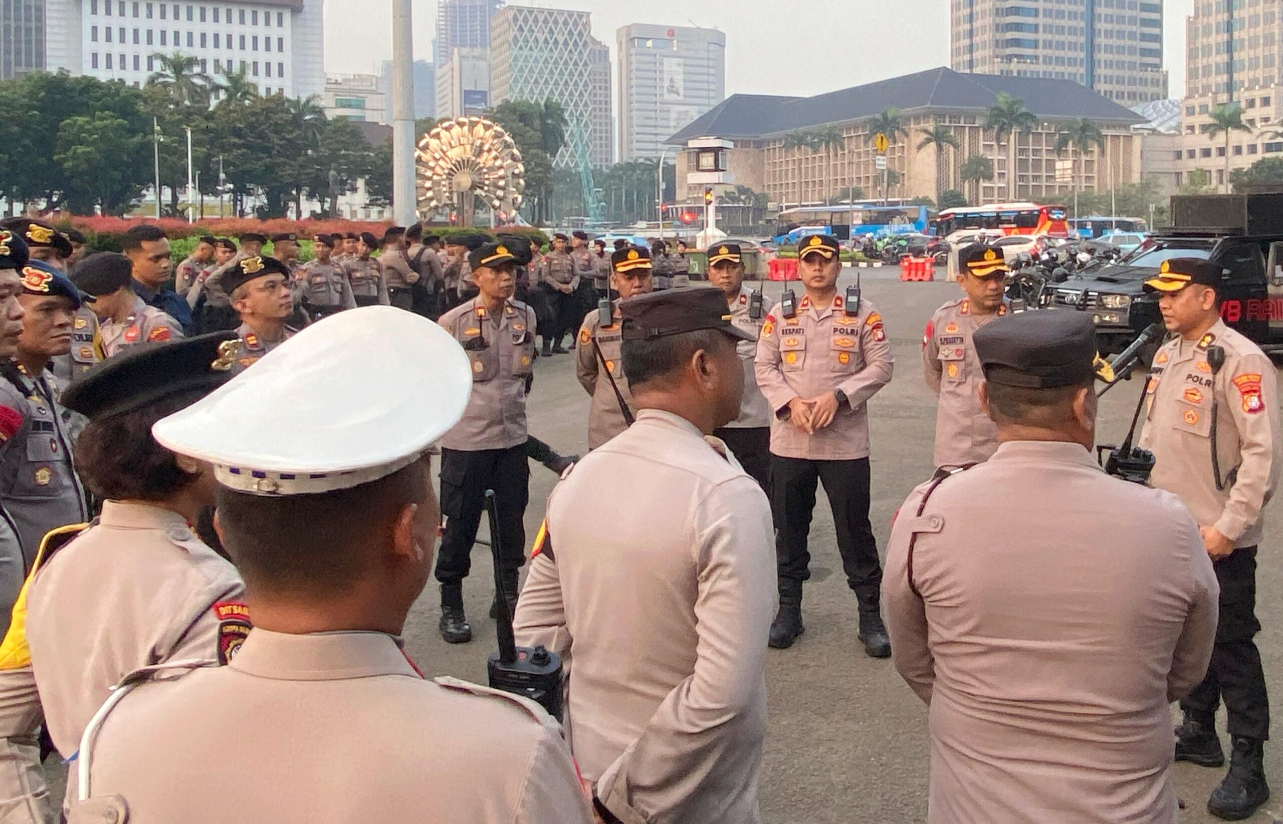 1.632 Personel Dikerahkan Amankan Aksi Demo Ojol di Silang Selatan Monas