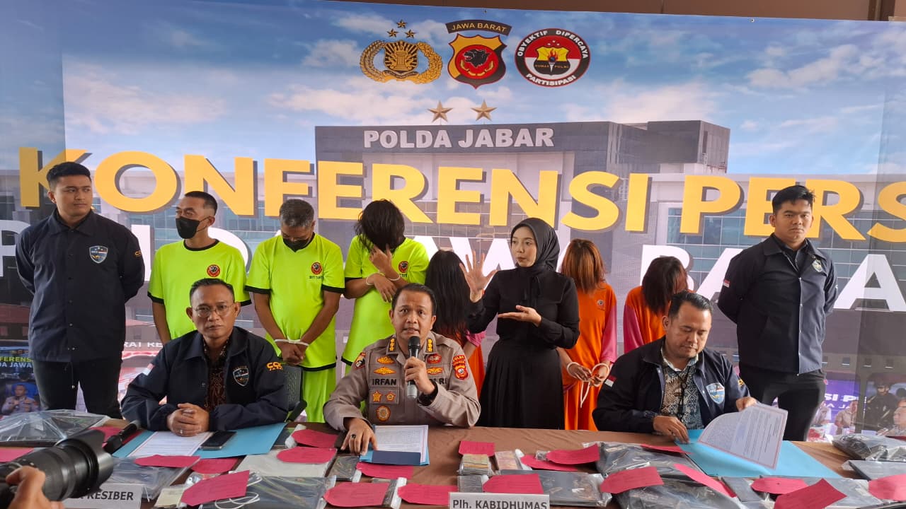 Polisi Gerebek Jaringan SEO Judi Online di Karawang, Enam Tersangka dan Aset Fantastis Diamankan