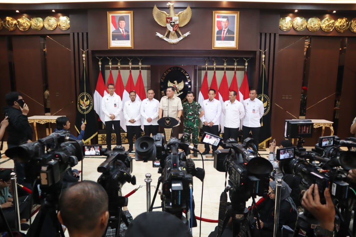 Menko Polkam Ad Interim Pimpin Rapat Perdana, Tegaskan Sinergi Lintas Instansi