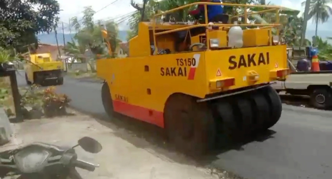 Pemdes Karang Papak Gencarkan Perbaikan Jalan, Proyek Pengaspalan di Kampung Marinyung Hilir Hampir Rampung