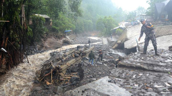 Banjir Bandang Kembali Terjang Wisata Guci, Pemkab Tegal Tutup Sejumlah Titik